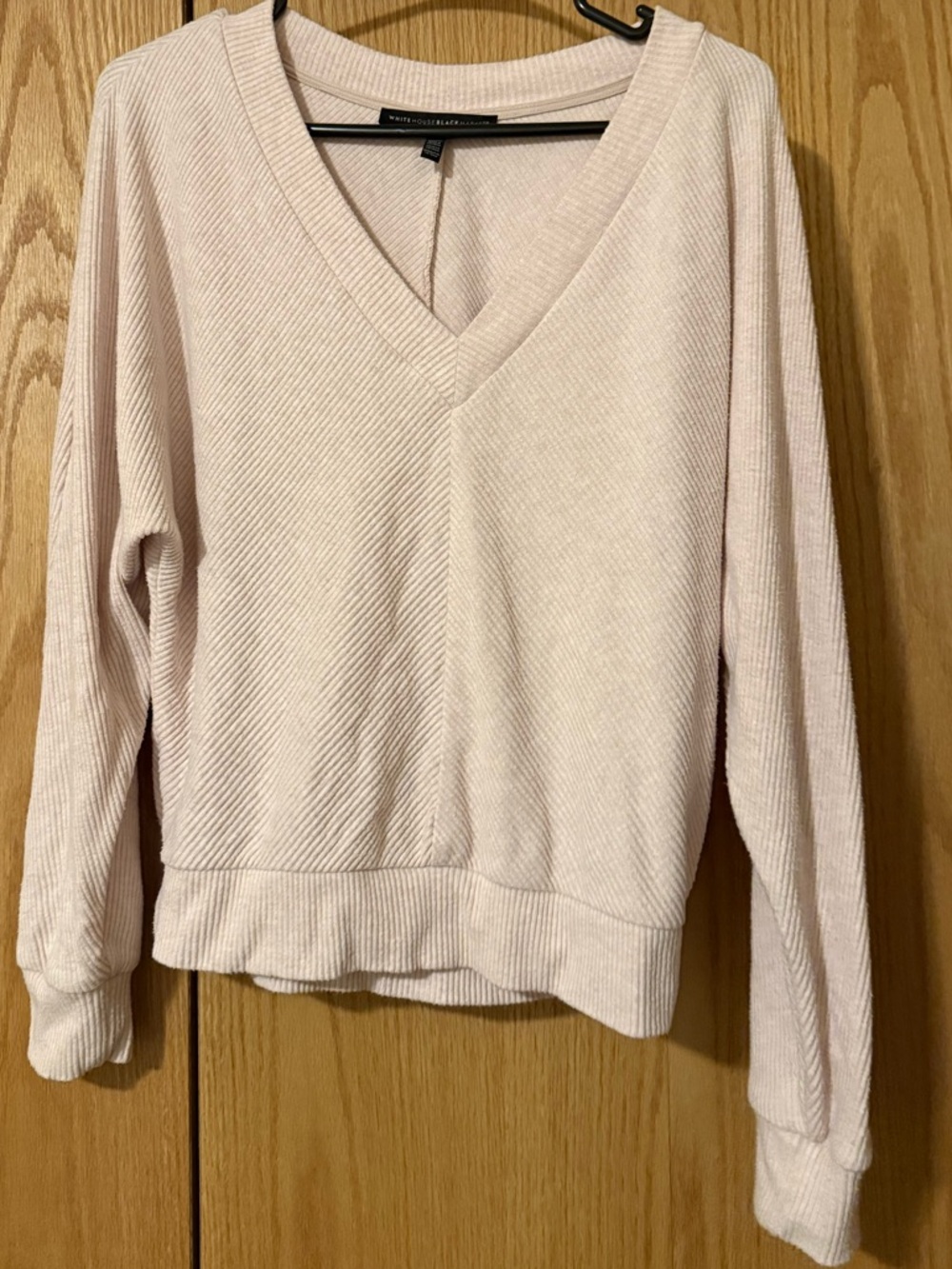 White House Black Market Blush Pink V-Neck Ribbed Sweater